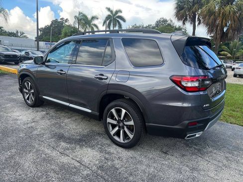 Used 2025 Honda Pilot Elite image 7