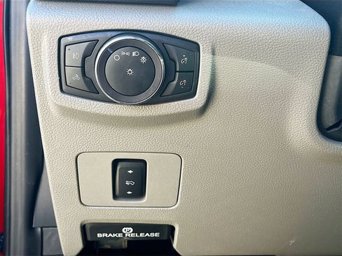 Used 2019 Ford F350 XLT w/ XLT Premium Package image 10