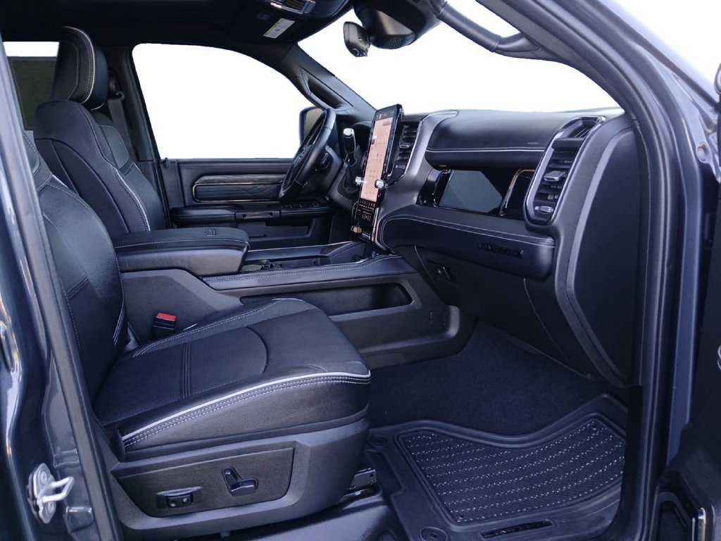 Used 2025 RAM 3500 Limited AWD/4WD image 24