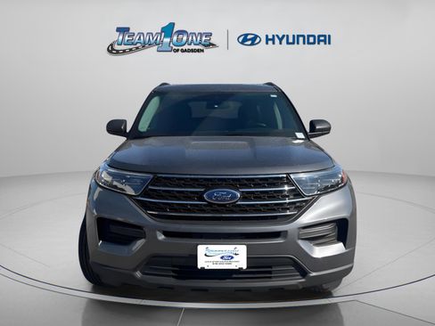 Used 2023 Ford Explorer XLT AWD/4WD image 2