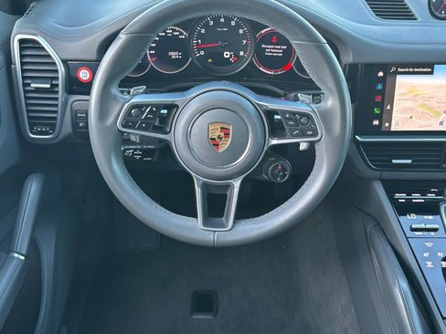 Used 2023 Porsche Cayenne Platinum Edition image 14