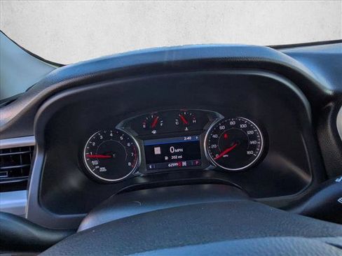 Used 2023 GMC Acadia SLT image 17