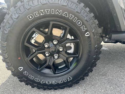 New 2025 Jeep Gladiator Willys image 9