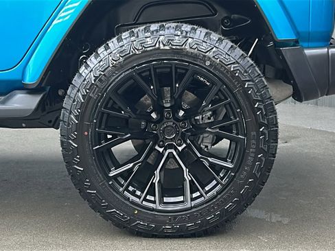 Used 2024 Jeep Wrangler Unlimited Sahara image 12