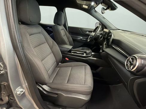Used 2025 Chevrolet Equinox LT AWD/4WD image 9