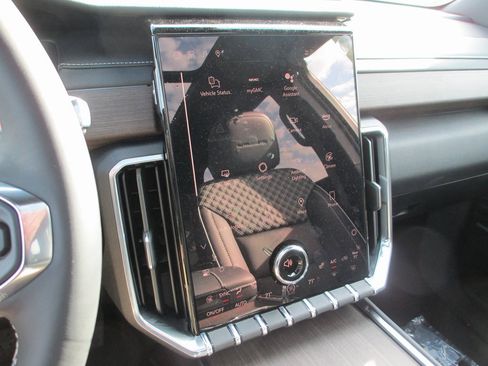 New 2025 GMC Acadia Denali image 19