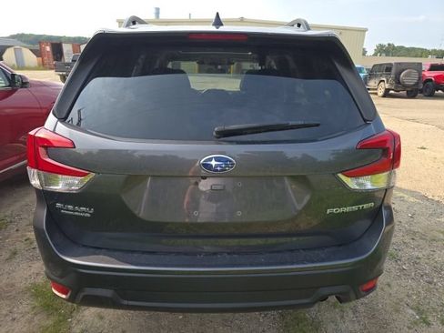 Used 2024 Subaru Forester Premium AWD/4WD image 5