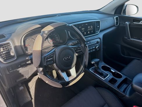 Used 2020 Kia Sportage LX image 7