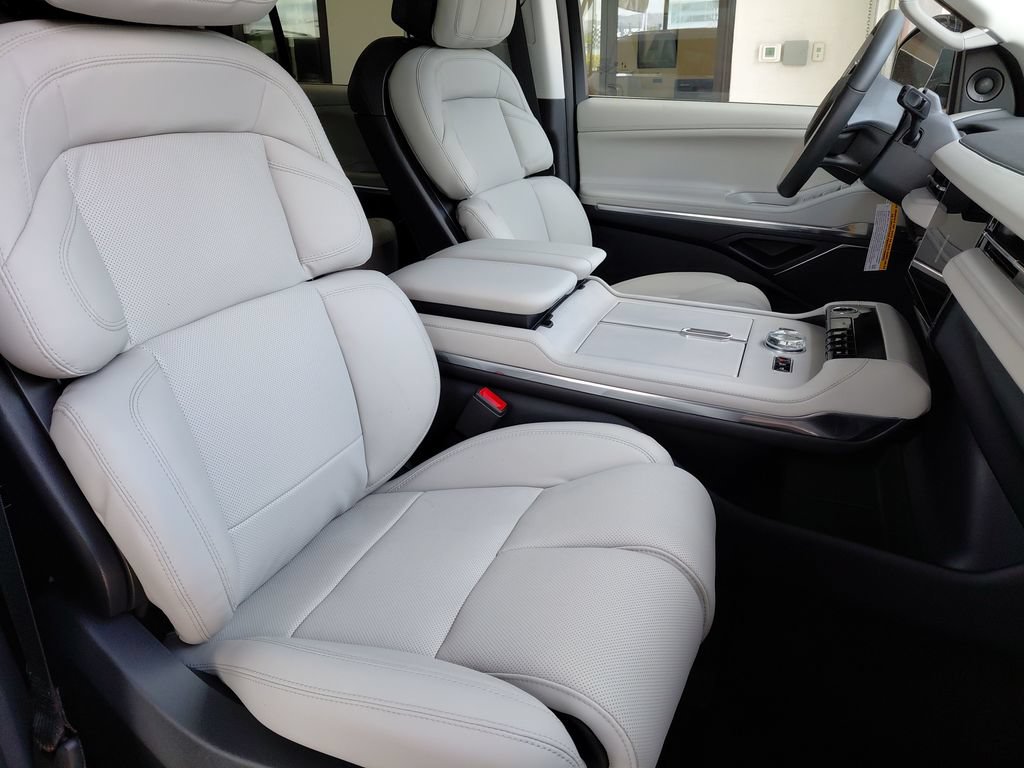New 2026 Lincoln Navigator Premiere AWD/4WD image 54