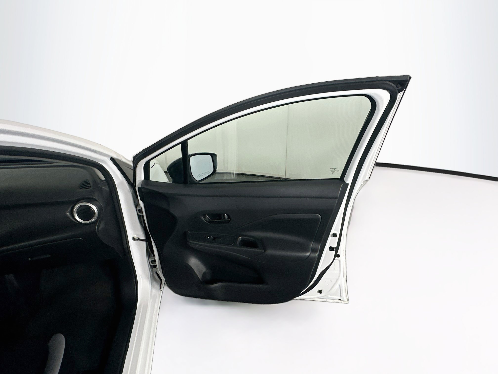 Used 2025 Nissan Versa S FWD image 29