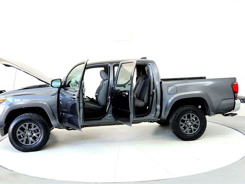 Certified 2023 Toyota Tacoma SR5 w/ Black Out Package (TMS) image 10