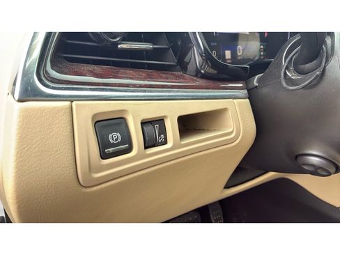 Used 2017 Cadillac XT5 Premium Luxury image 13