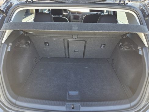 Used 2016 Volkswagen e-Golf SE w/ DC Fast Charging Package image 9