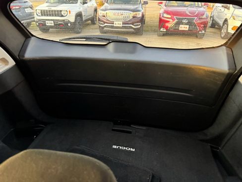 Used 2024 Nissan Rogue SV image 16