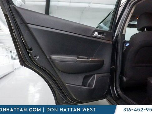 Used 2019 Kia Sportage LX image 16