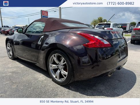 Used 2010 Nissan 370Z Touring w/ Sport Pkg RWD image 5