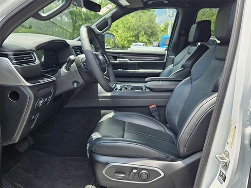 Used 2024 Jeep Wagoneer 4WD image 10