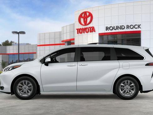 New 2026 Toyota Sienna XLE image 4