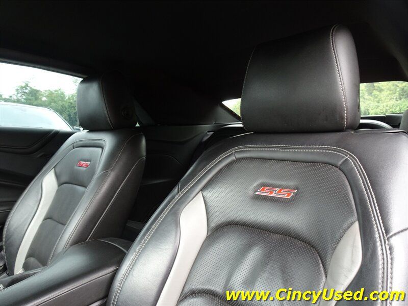 Used 2016 Chevrolet Camaro SS RWD image 15