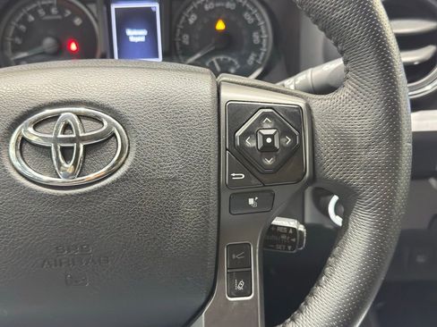 Used 2021 Toyota Tacoma TRD Sport image 32