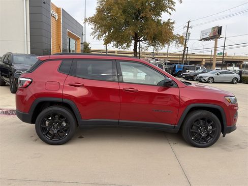 New 2026 Jeep Compass Latitude image 4