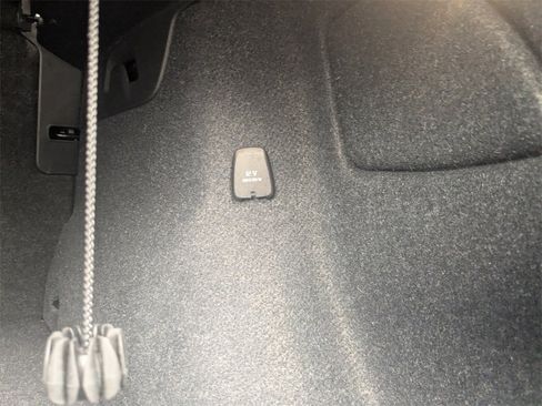 Used 2023 Volvo XC40 Recharge Ultimate image 15