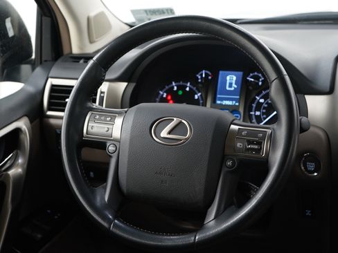 Used 2019 Lexus GX 460 image 16