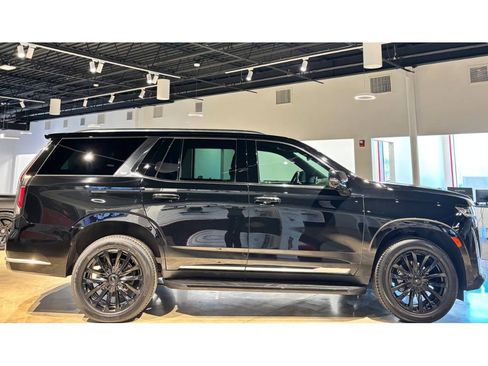 Used 2021 Cadillac Escalade Luxury image 7