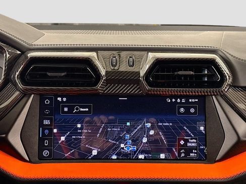 Used 2025 Lamborghini Urus SE AWD/4WD image 12