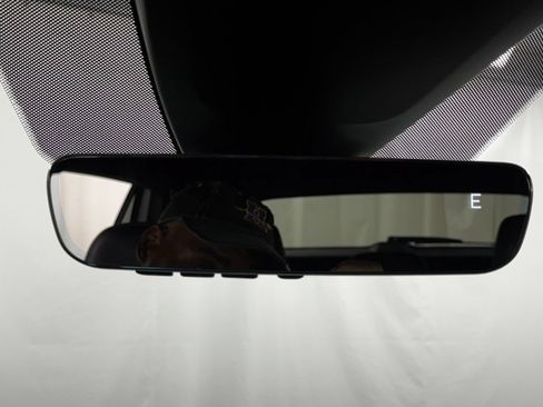 Used 2022 Volkswagen Atlas Cross Sport SEL R-Line AWD/4WD image 34