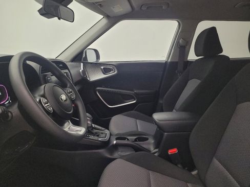 Used 2023 Kia Soul LX w/ LX Technology Package image 17