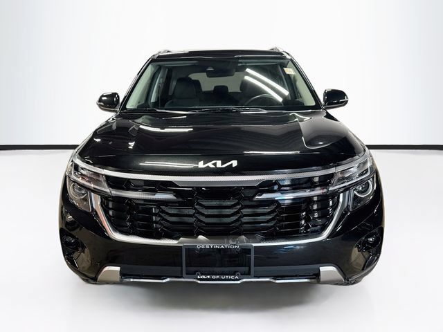 Used 2025 Kia Seltos S AWD/4WD image 2