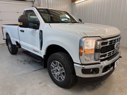 Used 2025 Ford F350 XLT w/ FX4 Off-Road Package image 2