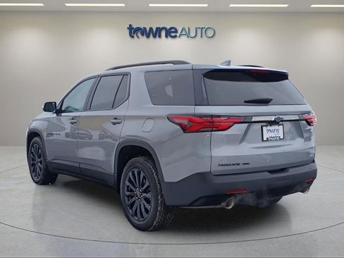 Used 2023 Chevrolet Traverse RS image 3