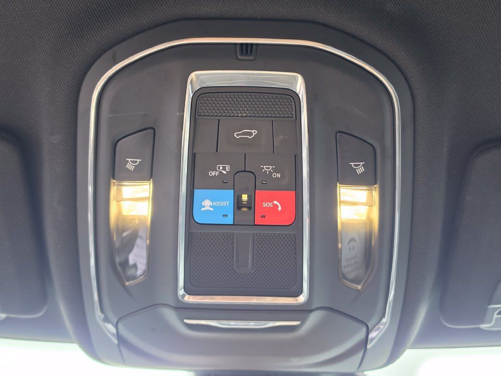 Used 2023 Jeep Grand Cherokee Altitude AWD/4WD image 29