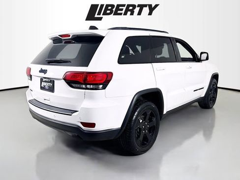 Used 2019 Jeep Grand Cherokee Laredo image 7