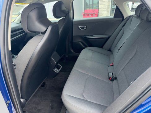 Used 2025 Kia K4 LXS image 25