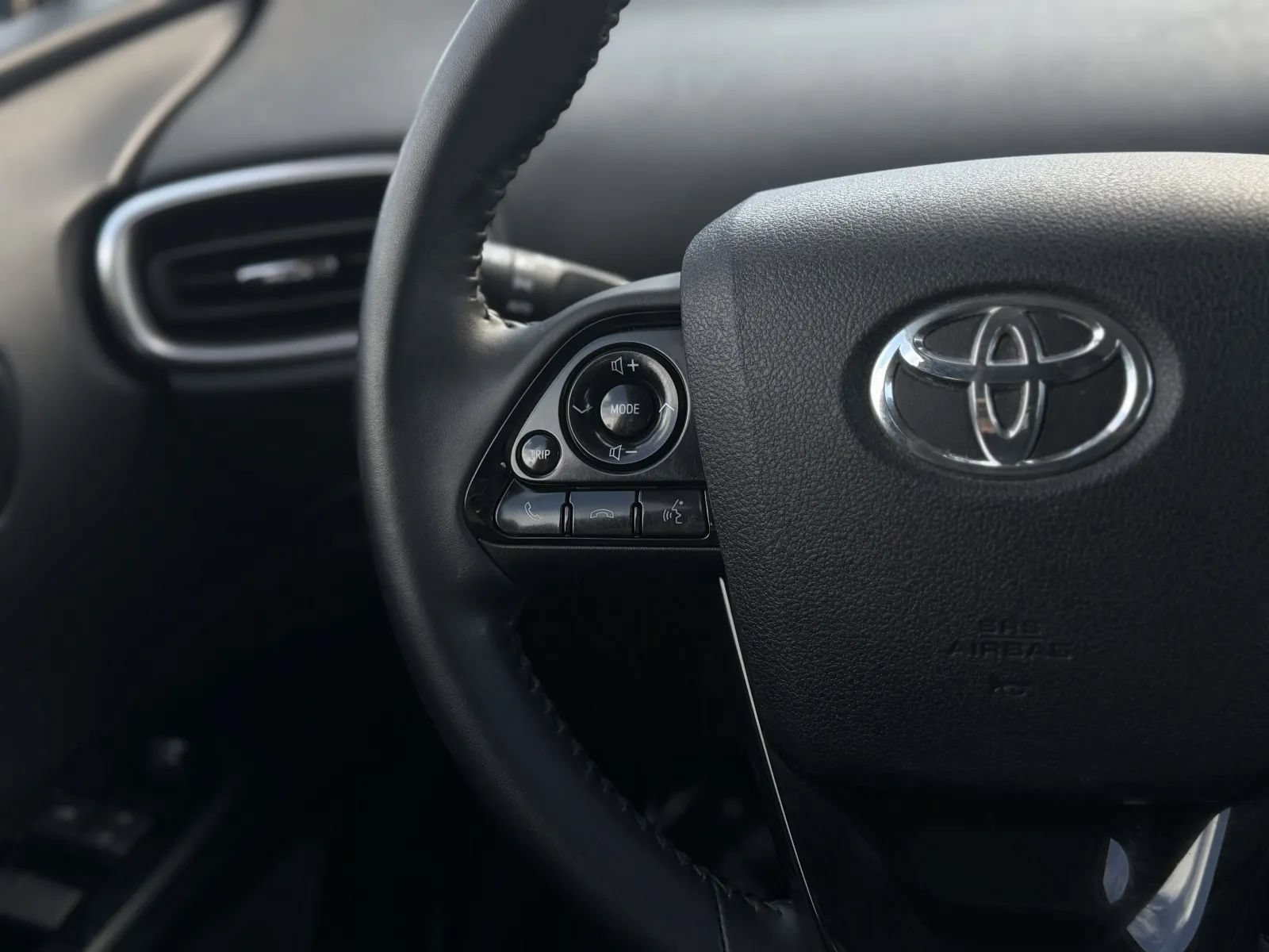 Used 2020 Toyota Prius Prime XLE FWD image 22