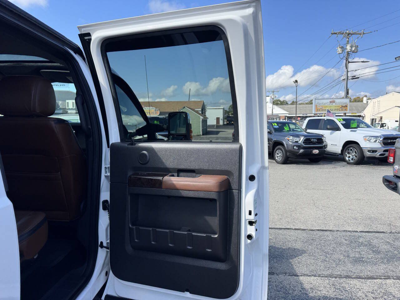 Used 2015 Ford F250 Platinum w/ FX4 Off-Road Package AWD/4WD image 38