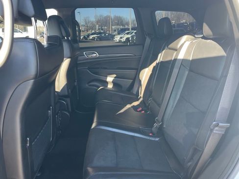 Used 2022 Jeep Grand Cherokee Laredo X image 9