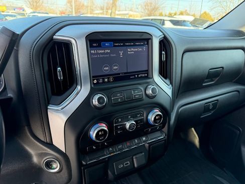 Used 2022 GMC Sierra 1500 Elevation w/ LPO, Elevation Black Package image 12