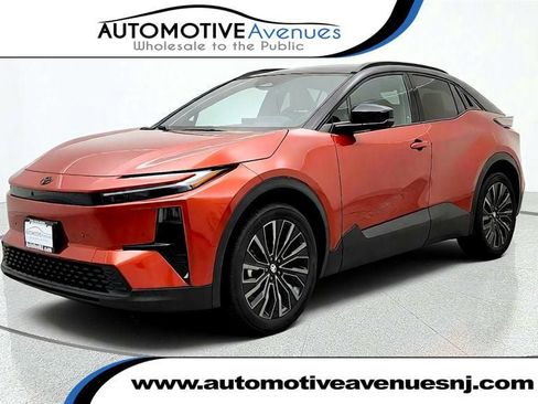 Used 2026 Toyota C-HR AWD/4WD image 1