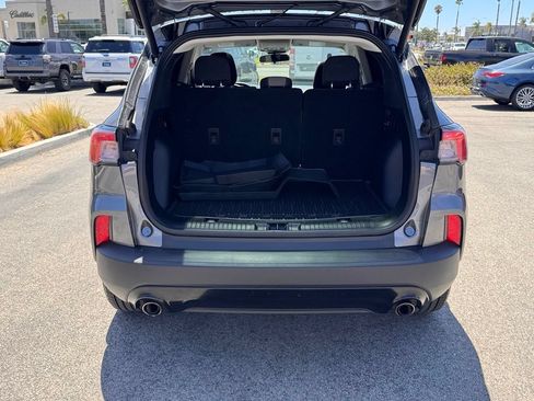 Used 2022 Ford Escape SE FWD image 13
