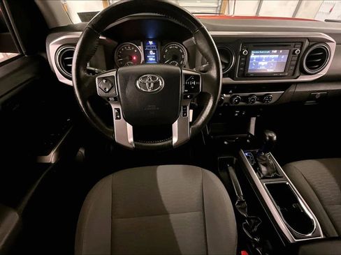 Used 2018 Toyota Tacoma SR5 image 5