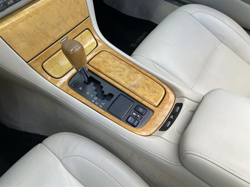 Used 2002 Lexus SC 430 Convertible RWD image 29