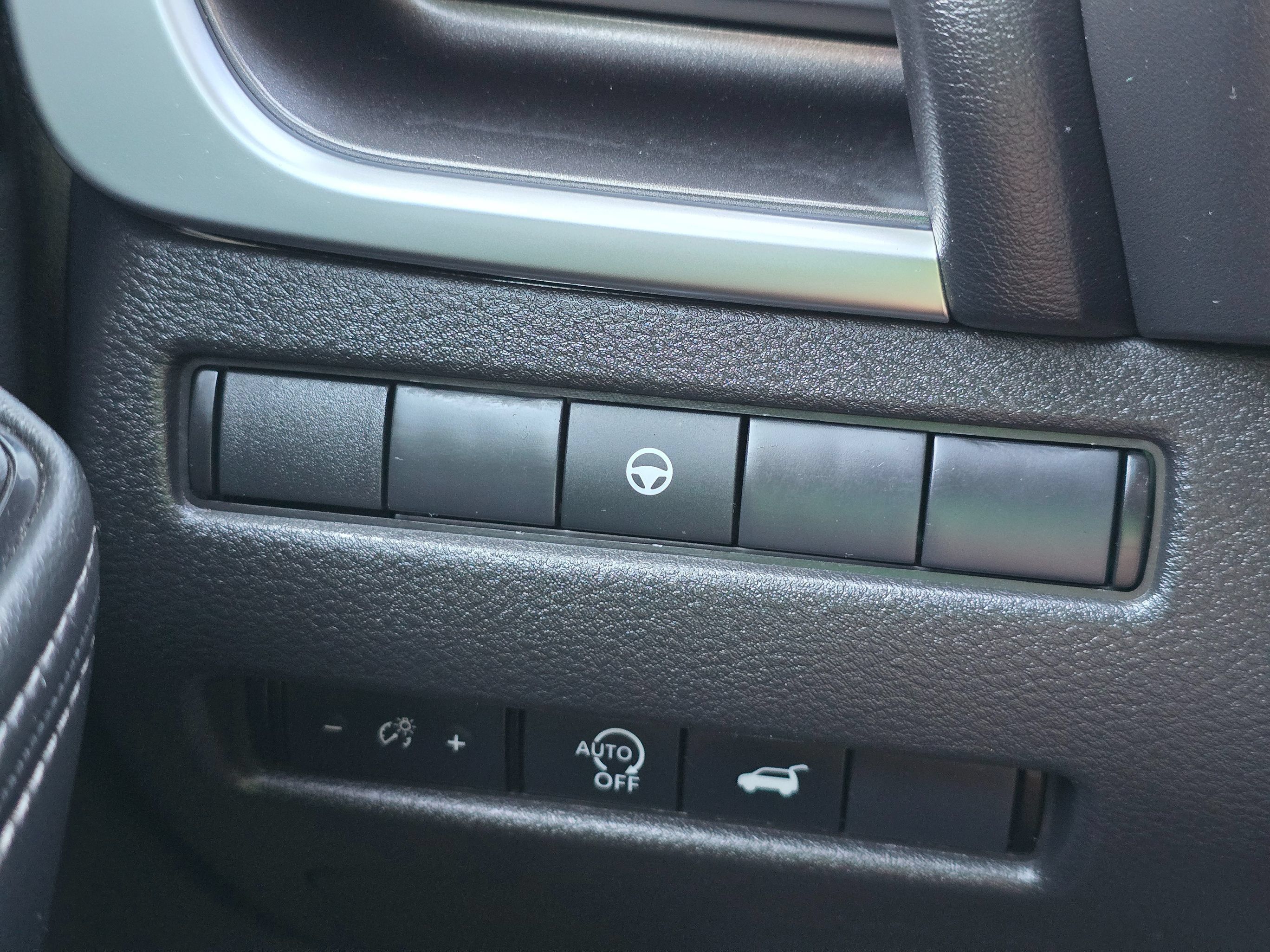 Used 2024 Nissan Rogue SV FWD image 40