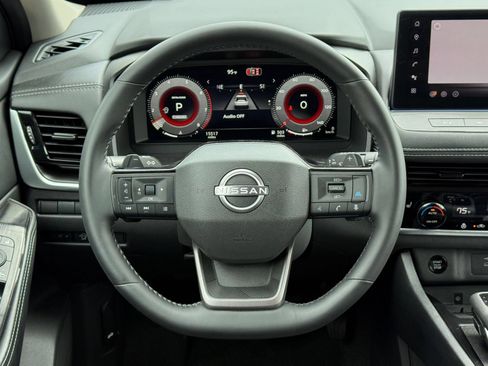Used 2026 Nissan Rogue SL FWD image 29