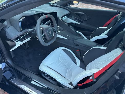 Used 2023 Chevrolet Corvette Stingray w/ Z51 Performance Package image 5