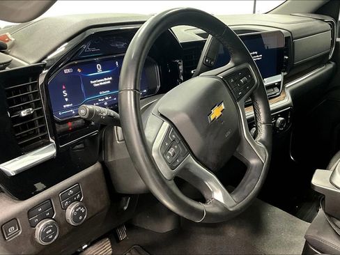 Used 2024 Chevrolet Silverado 2500 LT image 16