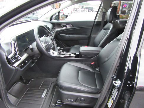 Used 2025 Kia Sportage EX image 25
